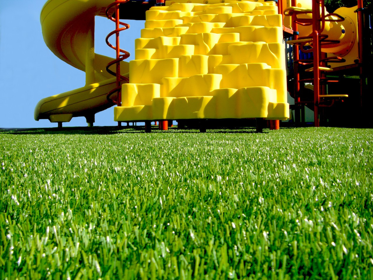 Artificial Turf Playground Safety Surfacing thumbnail 1