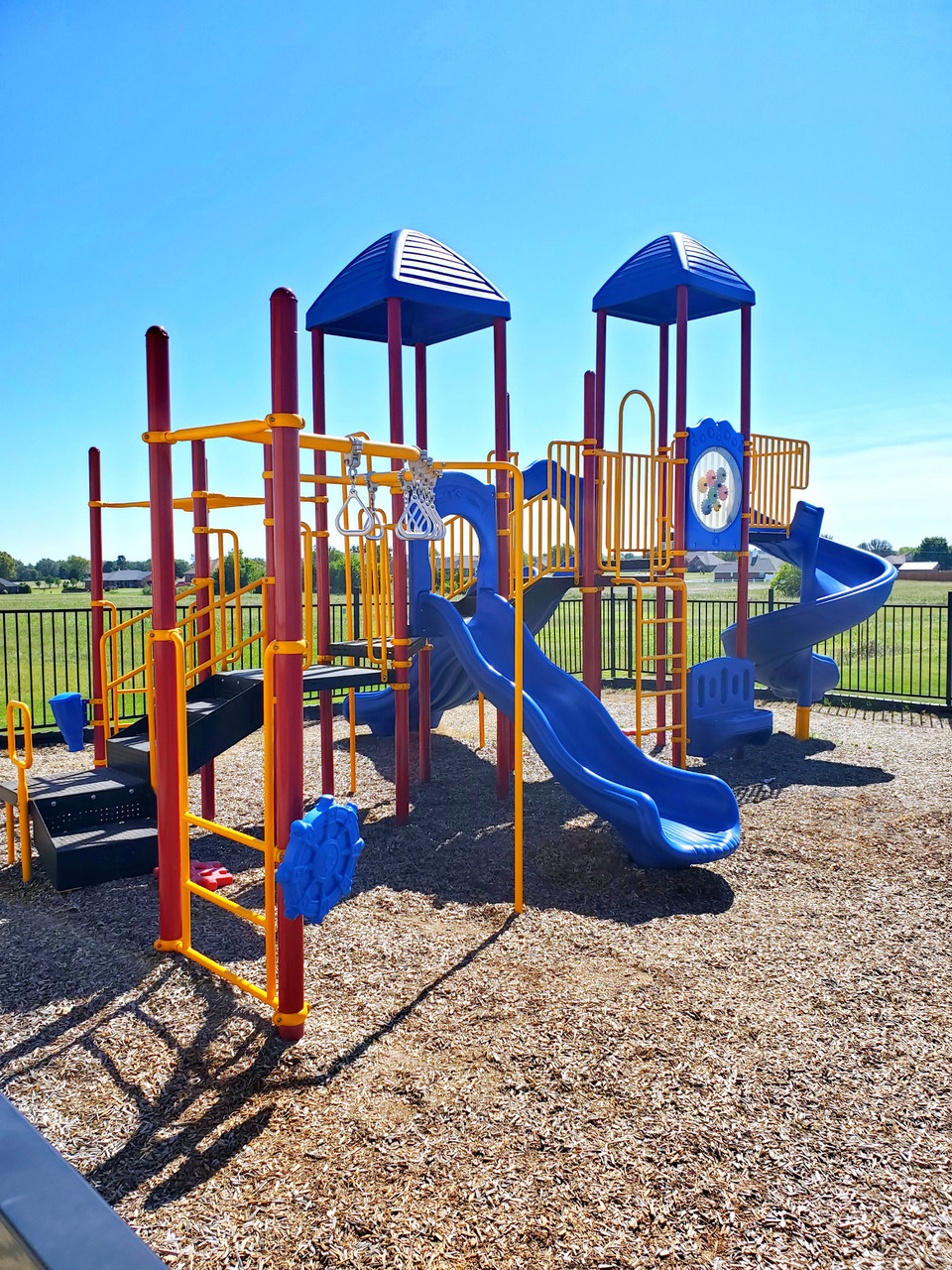 Prague Play Structure thumbnail 6