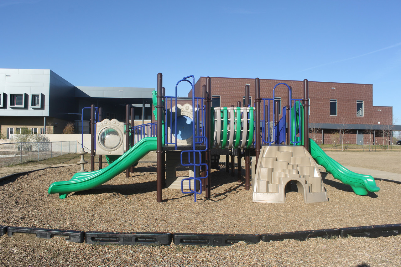Shawnee Play Structure thumbnail 4