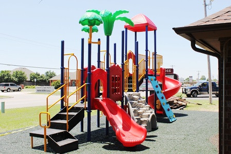 Braman Tree House Play Structure thumbnail 4