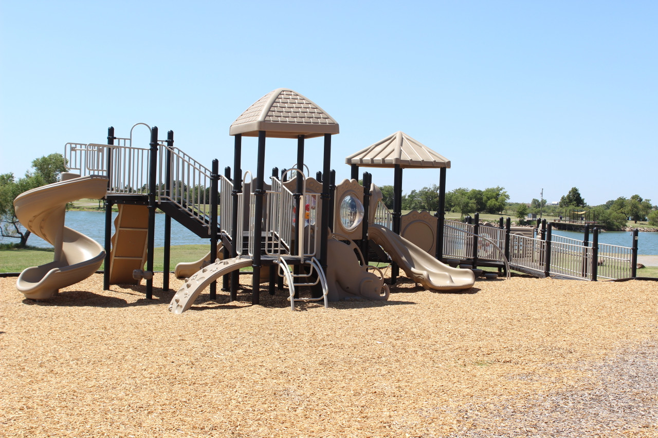 Boswell Inclusive Play Structure thumbnail 4