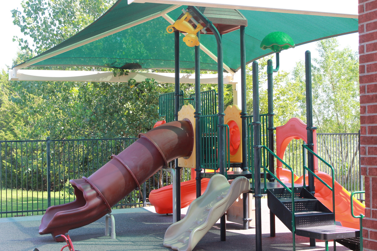 Eakly Tree House Play Structure thumbnail 4