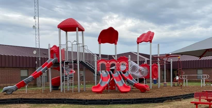 Pond Creek Play Structure thumbnail 5