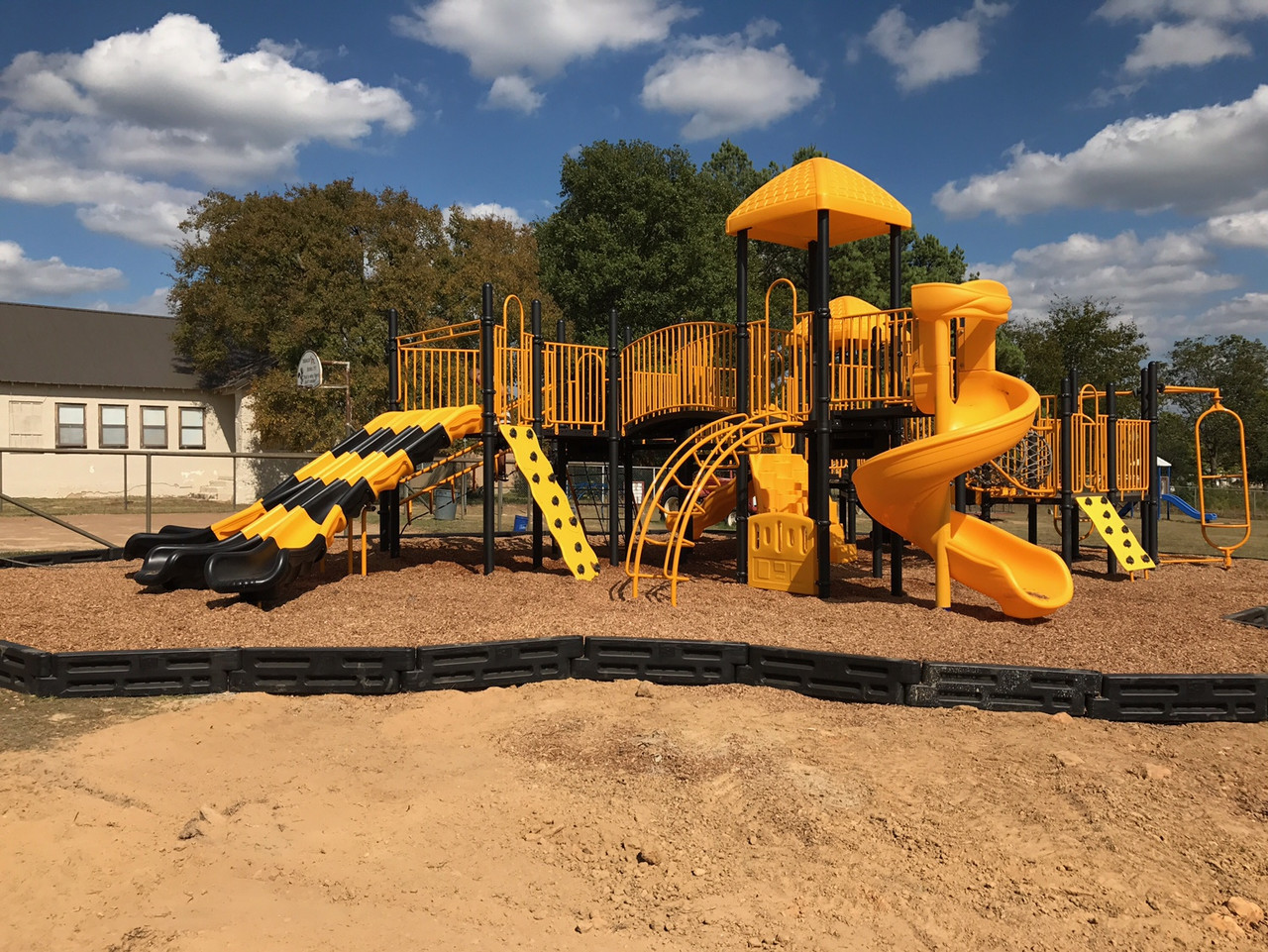 Roosevelt Play Structure thumbnail 4