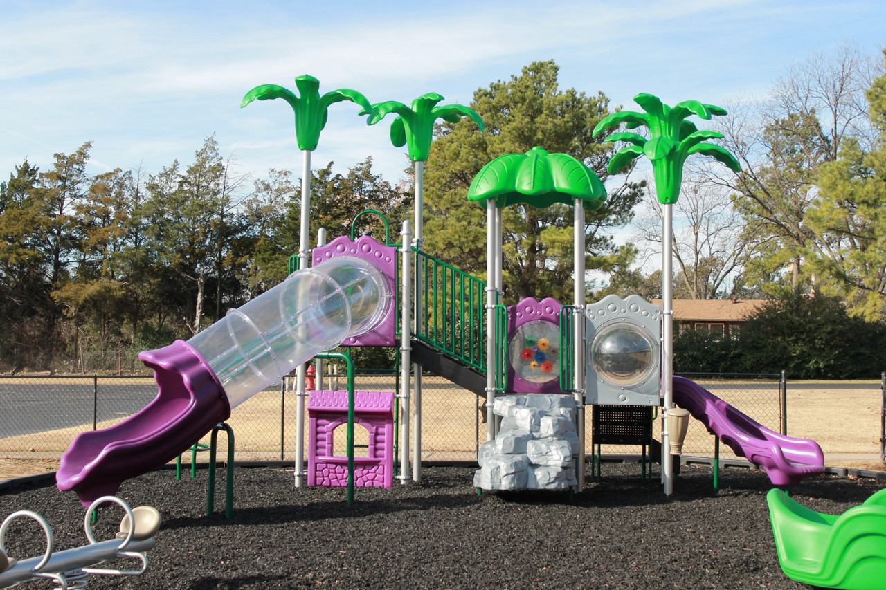 Willow Tree House Play Structure thumbnail 4