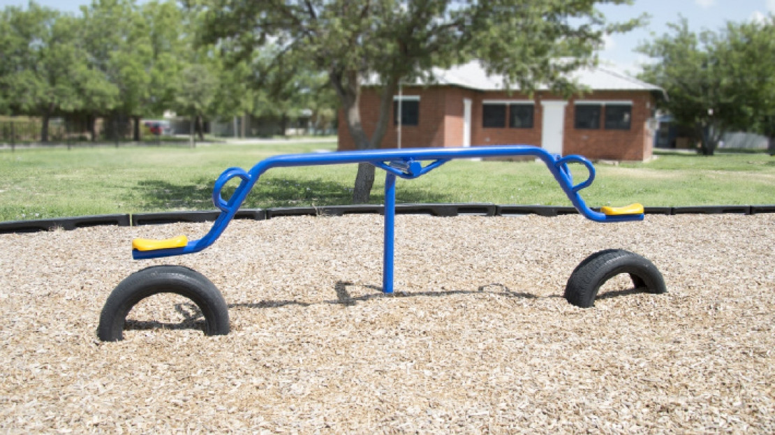 Classic Teeter thumbnail 1