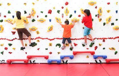 Adaptive Climbing Wall with 2