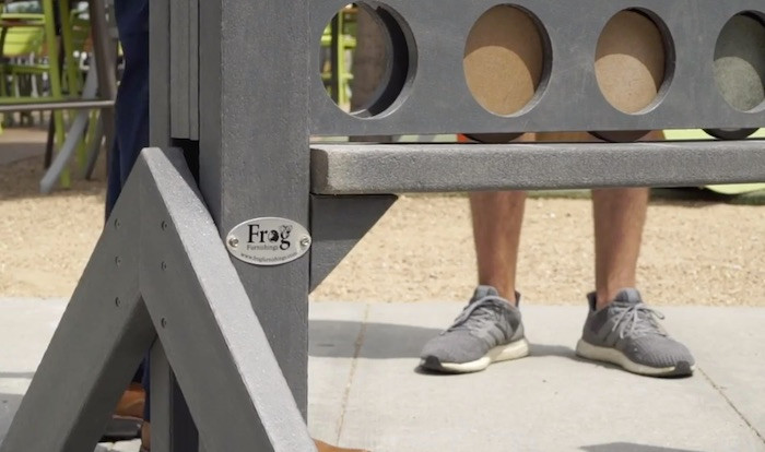 Frog 4™ thumbnail 2