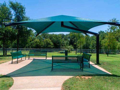 Single Post Pyramid Cantilever Shade thumbnail 1