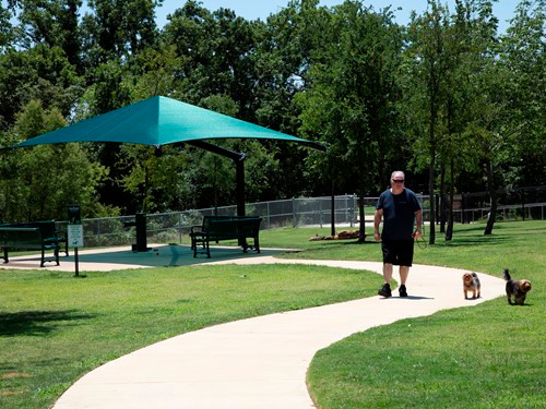 Single Post Pyramid Cantilever Shade thumbnail 4