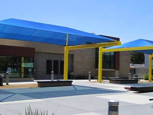 Single Full Hip Cantilever Shade thumbnail 3